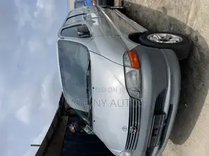 Toyota HiAce 2003 Silver
