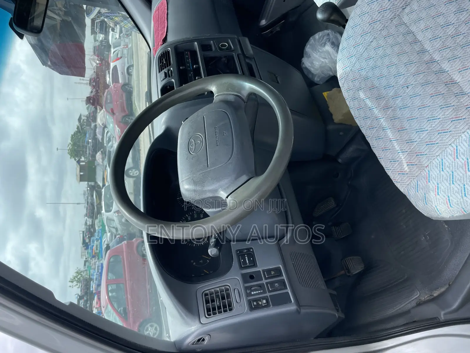 Toyota HiAce 2003 Silver