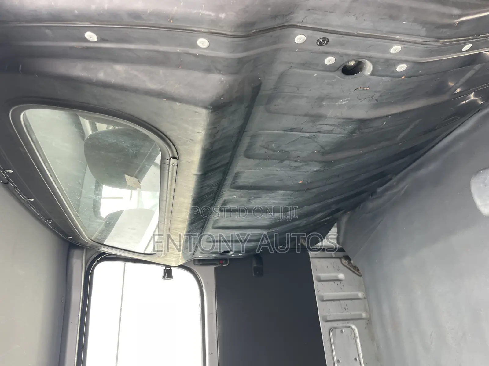 Toyota HiAce 2003 Silver
