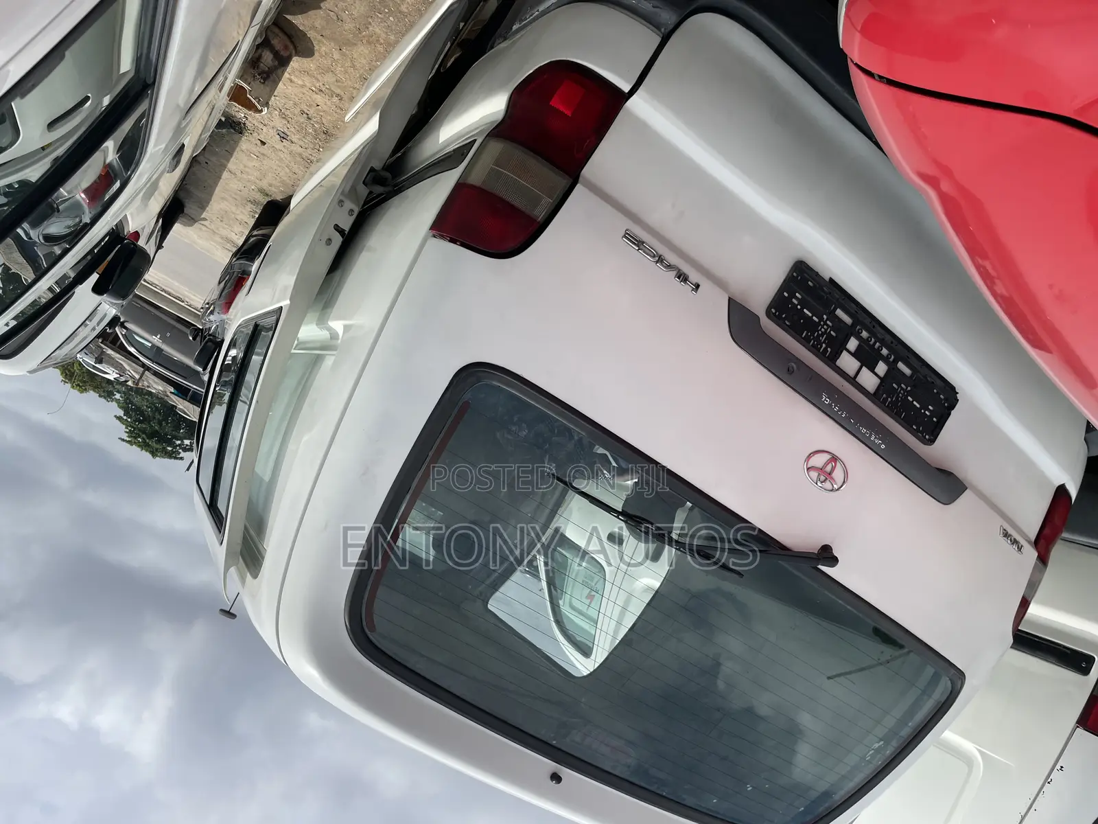 Toyota HiAce 2003 White