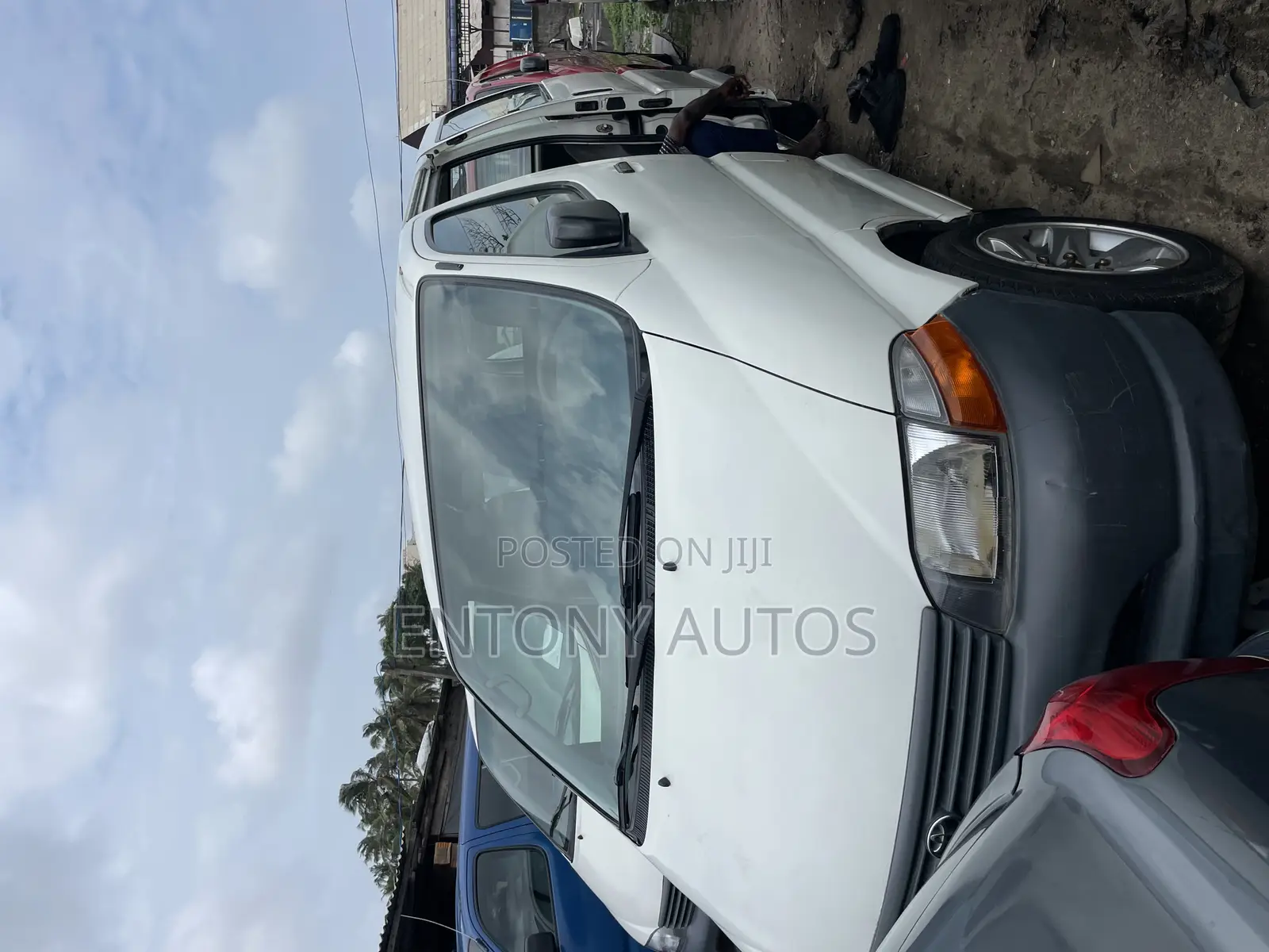 Toyota HiAce 2003 White