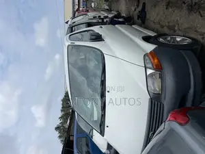 Toyota HiAce 2003 White