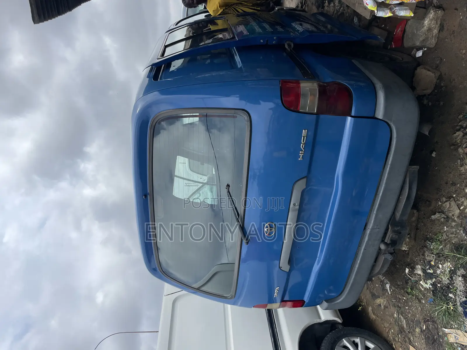 Toyota HiAce 2003 Blue