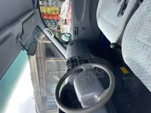 Toyota HiAce 2003 Blue