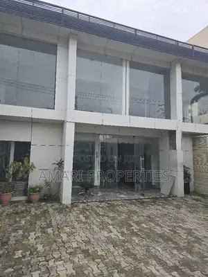 Spacious Commercial Duplex