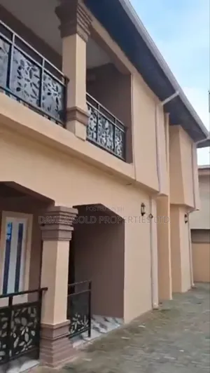20bdrm Block of Flats in Benin City for sale
