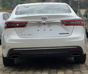 Photo - Toyota Avalon Touring FWD Sedan (3.6L 6cyl 6A) 2016 White