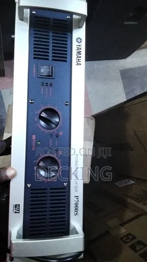 Photo - Yamaha Power Amplifier P7000