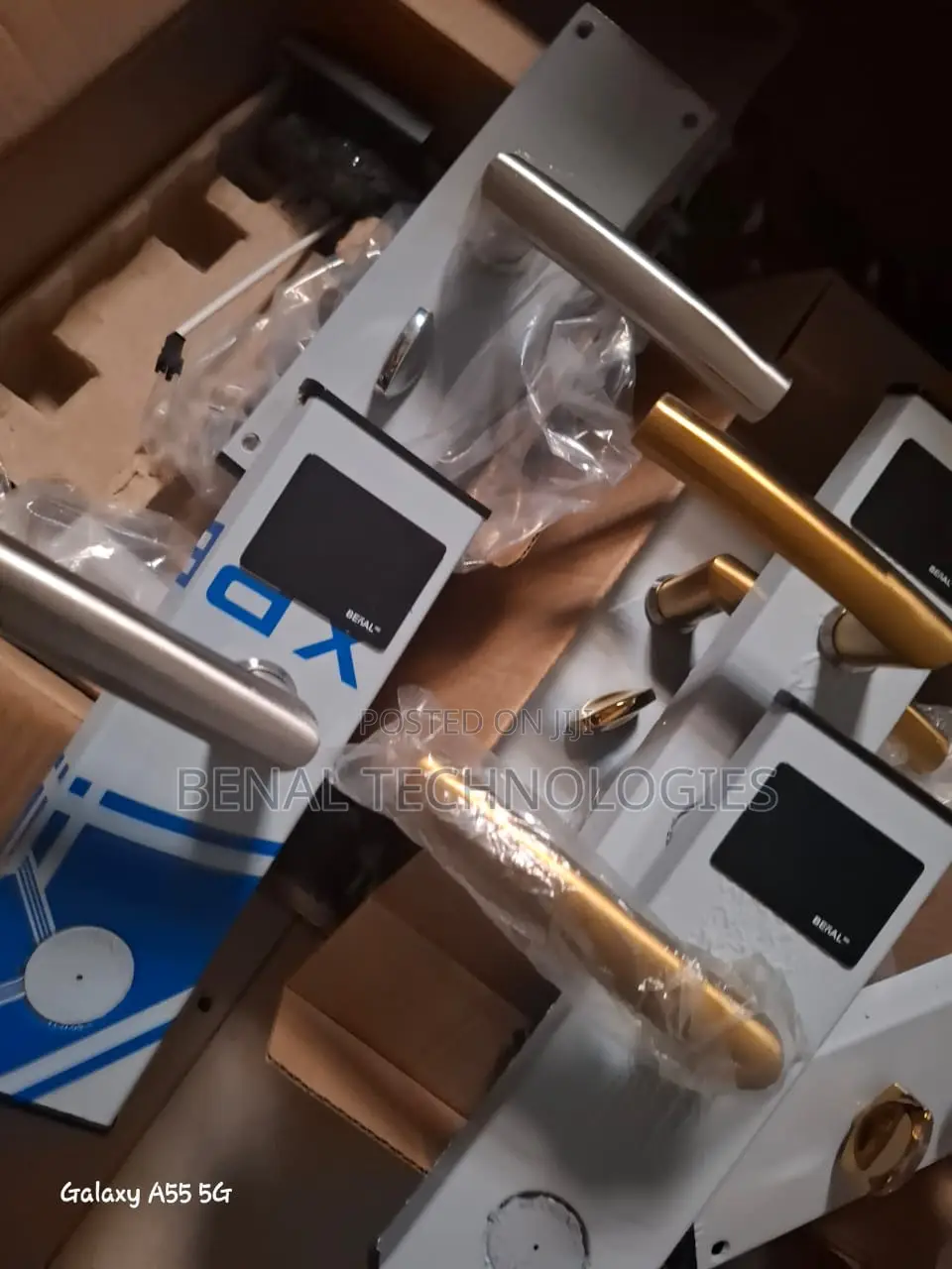 Card-Controlled Hotel Locking System With Included Software