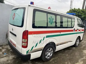 Toyota HiAce 2013 White
