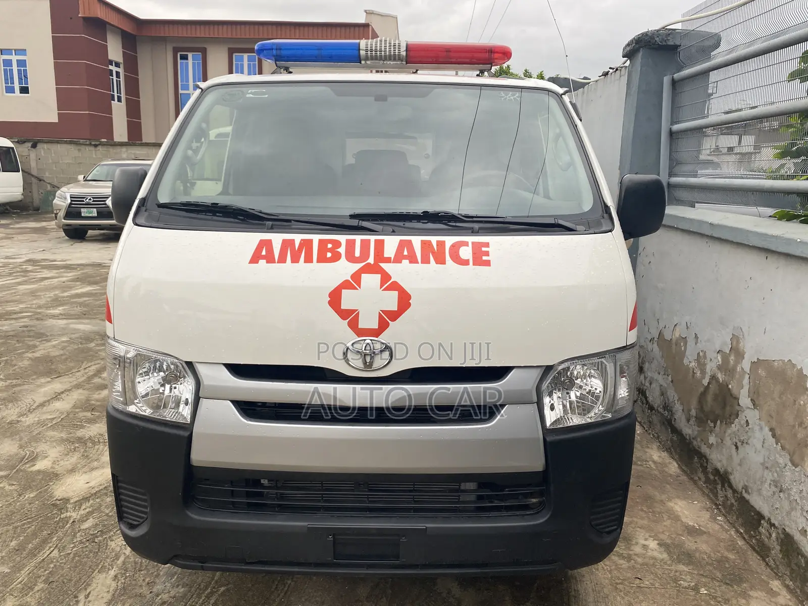 Toyota HiAce 2013 White