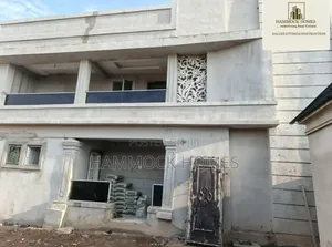 4bdrm Duplex in Jericho Gra for sale