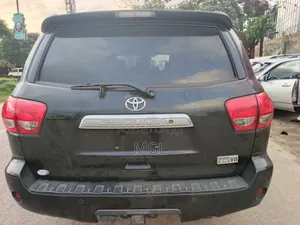 Toyota Sequoia Limited 4dr SUV (5.7L 8cyl 6A) 2012 Black