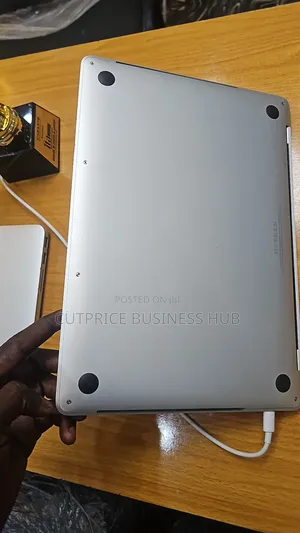 Laptop Apple MacBook Pro 2017 8GB Intel Core I5 SSD 256GB