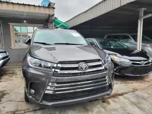 Toyota Highlander Limited 4x4 V6 (3.5L 6cyl 8A) 2017 Gray