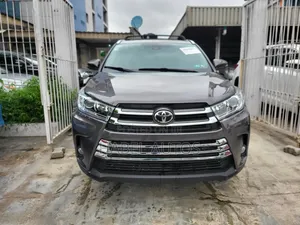 Toyota Highlander Limited 4x4 V6 (3.5L 6cyl 8A) 2017 Gray