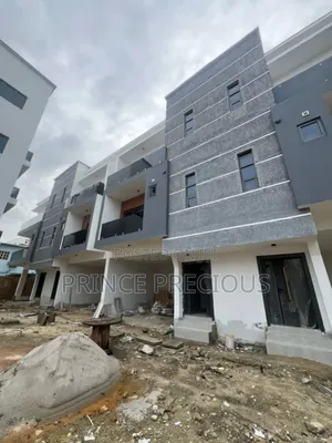4bdrm Duplex in Ocean Breeze Estate, Ologolo for sale