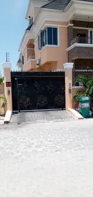 Interior Decorator
