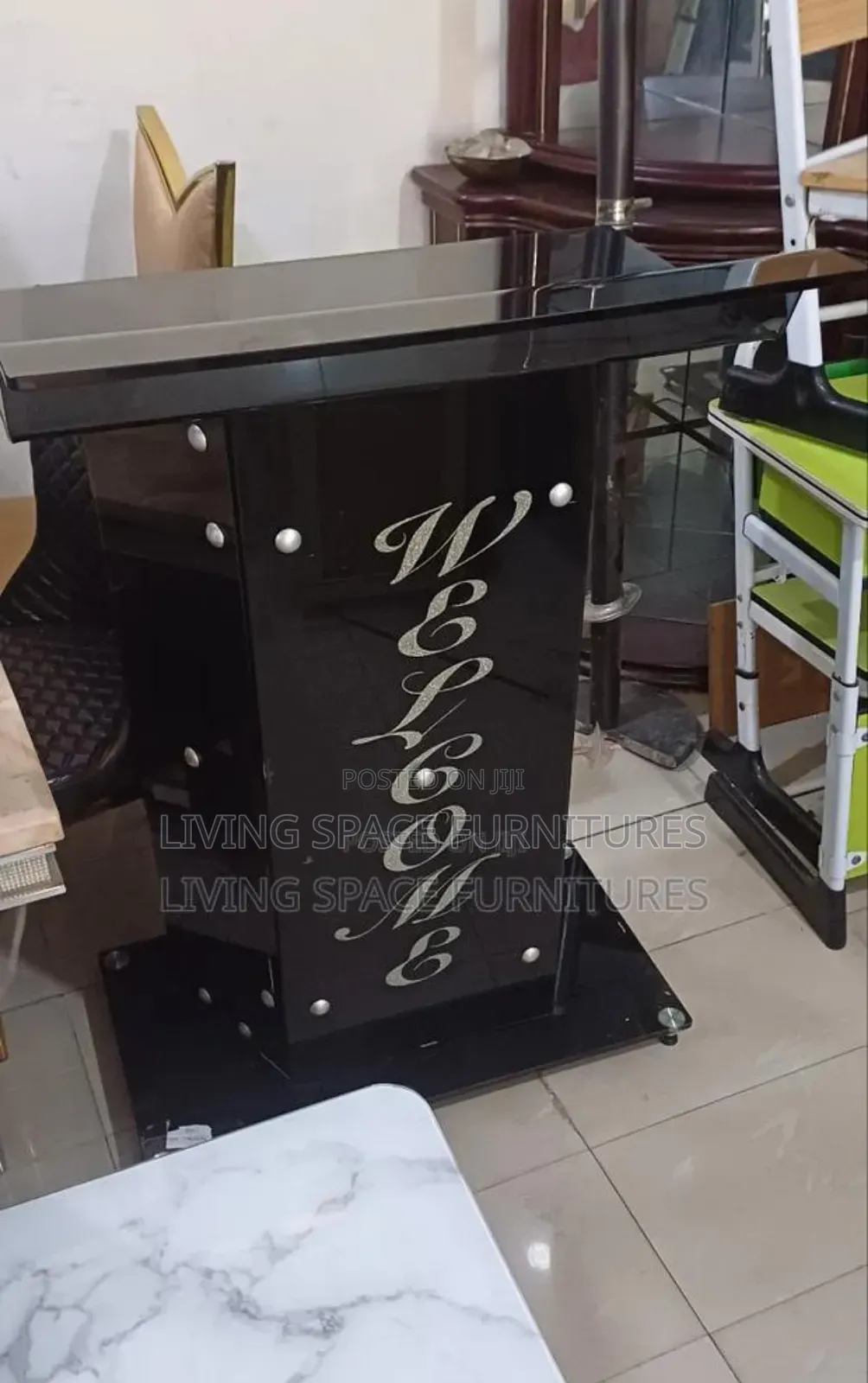 Executive Glass Pulpit