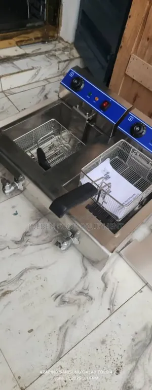 Photo - Double Basket Electric Deep Fryer