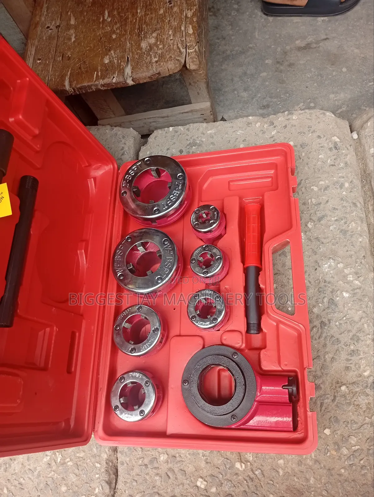 Ratchet Pipe Threading Dies Kit