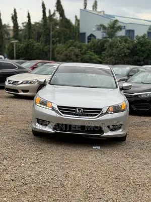 Photo - Honda Accord 2013 Silver