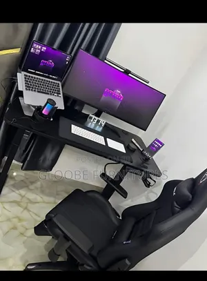 Photo - Modern Gaming Chair With Footrest