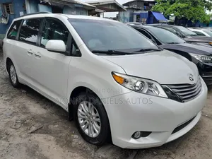 Toyota Sienna Limited Premium 7 Passenger (3.5L 6cyl 6A) 2016 White