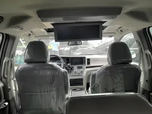 Toyota Sienna Limited Premium 7 Passenger (3.5L 6cyl 6A) 2016 White