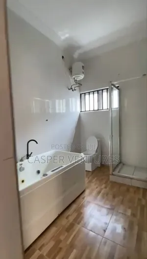 4bdrm Shared Apartment in East Gate, Agungi for rent