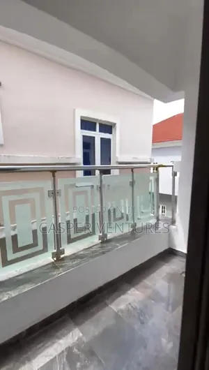 4bdrm Shared Apartment in East Gate, Agungi for rent