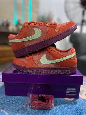 Photo - Nike Sb Dunk Low