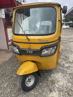 TVS King Cargo 2022 Yellow