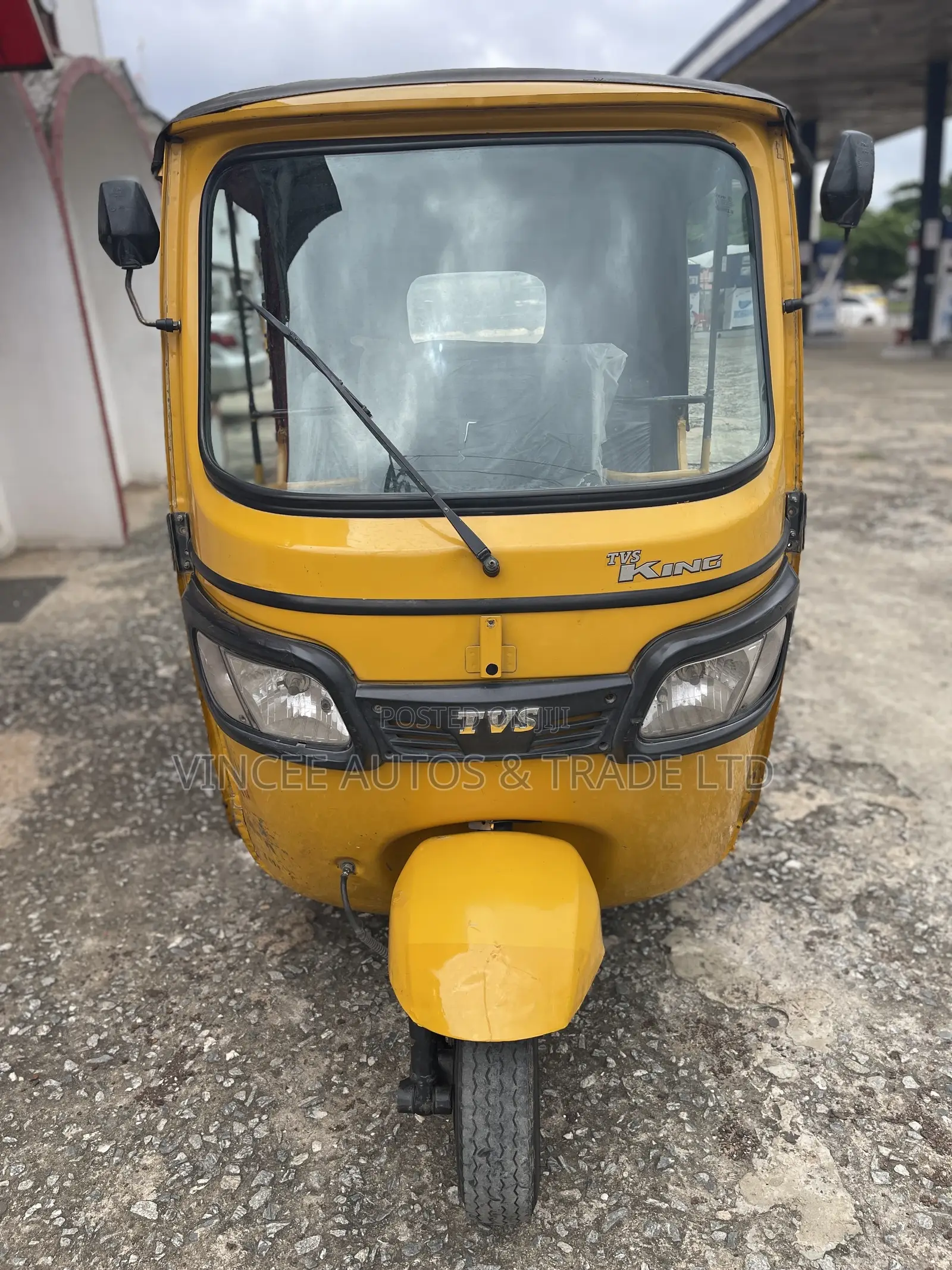TVS King Cargo 2022 Yellow