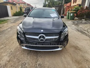 Photo - Mercedes-Benz GLE-Class GLE 250d 4MATIC 2015 Black