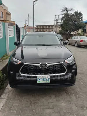 Photo - Toyota Highlander XLE AWD 2020 Brown