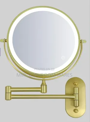 Magnifying Mirror With Lights