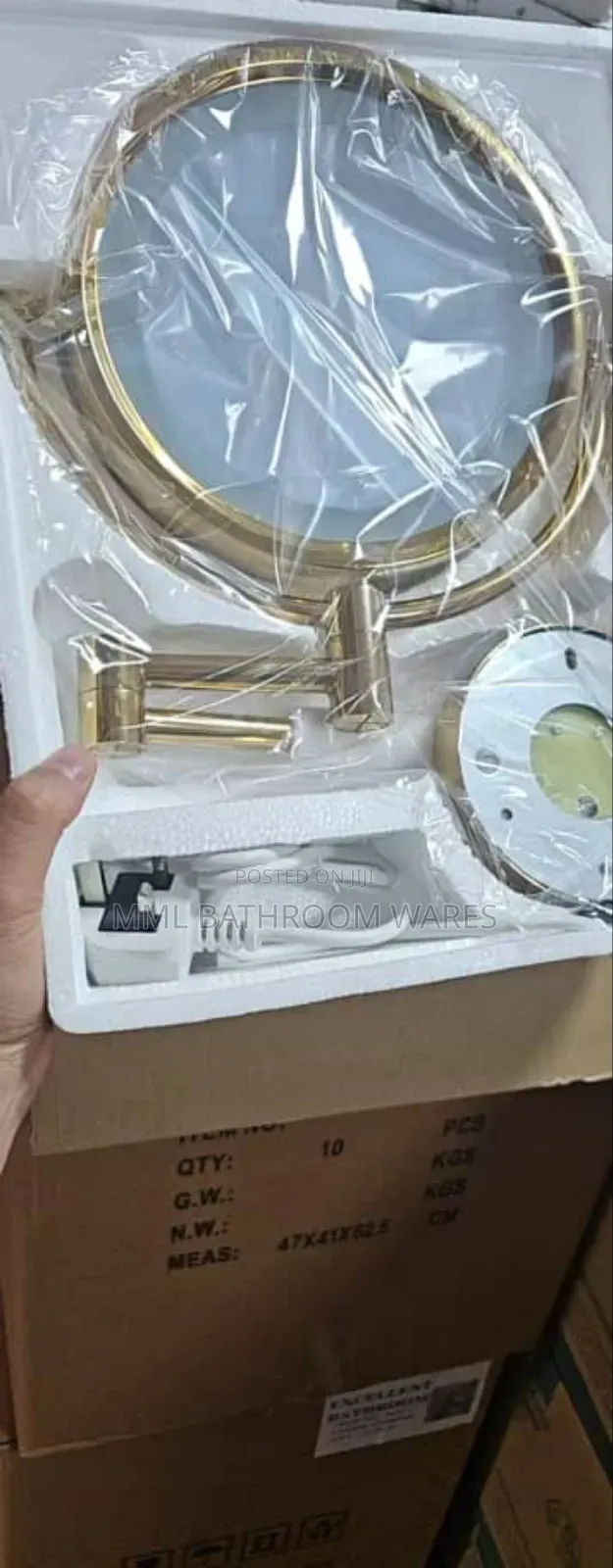 Magnifying Mirror With Lights