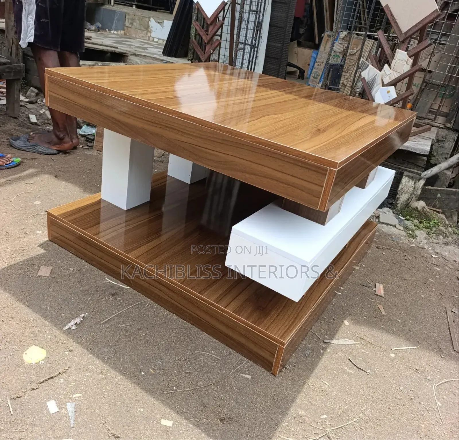 Center Table 004