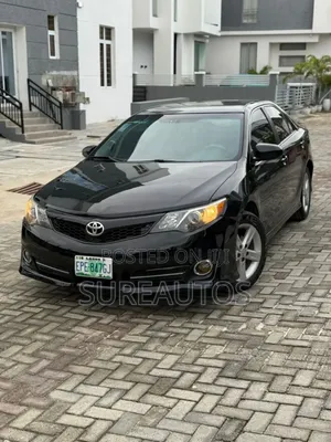 Photo - Toyota Camry SE 4dr Sedan (2.5L 4cyl 6A) 2013 Black