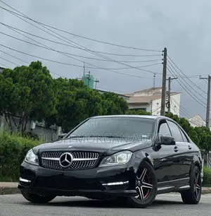 Photo - Mercedes-Benz C300 2008 Black