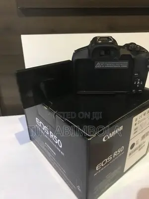 Photo - Canon Eos R50