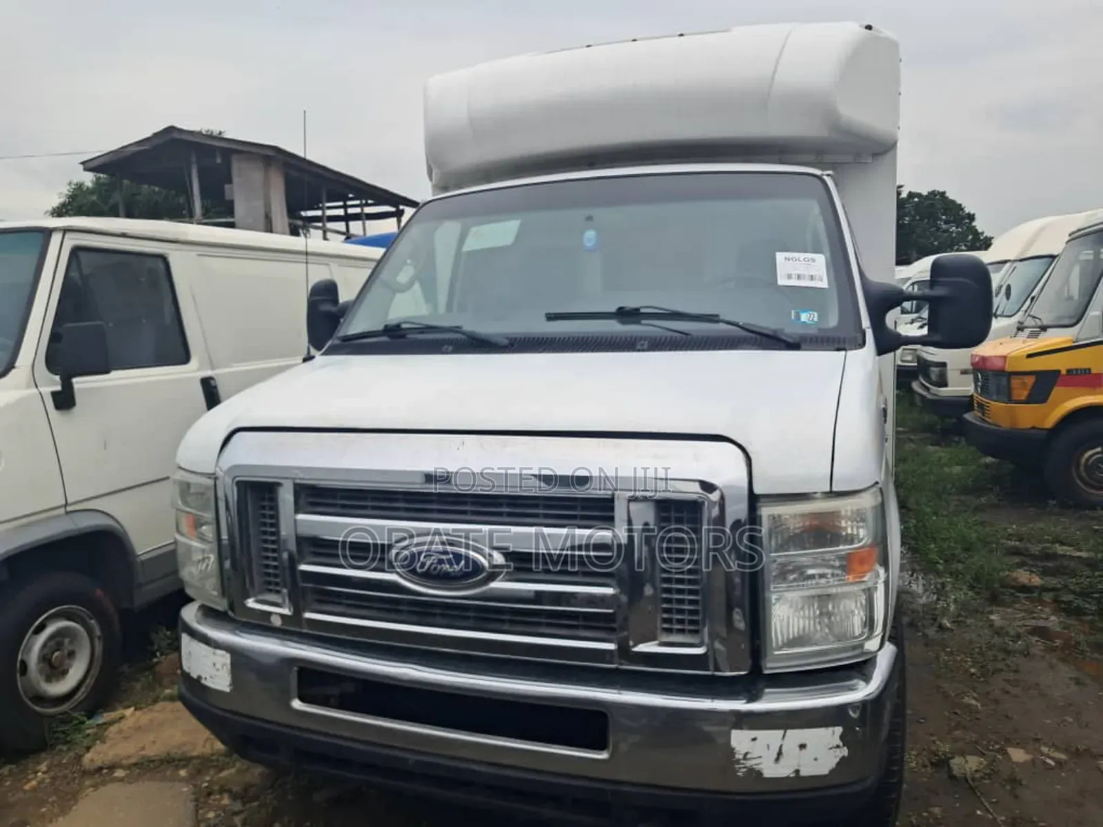 Ford Excursion 2013 White
