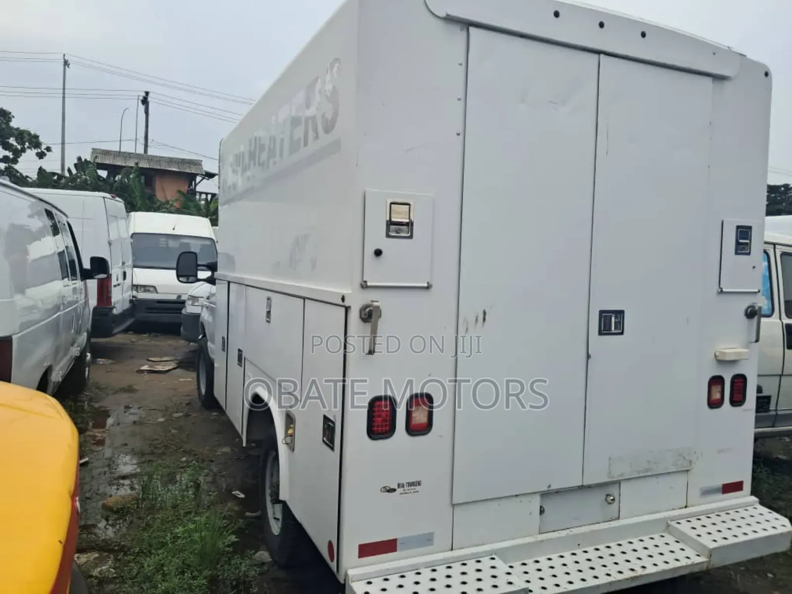 Ford Excursion 2013 White