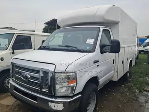 Ford Excursion 2013 White
