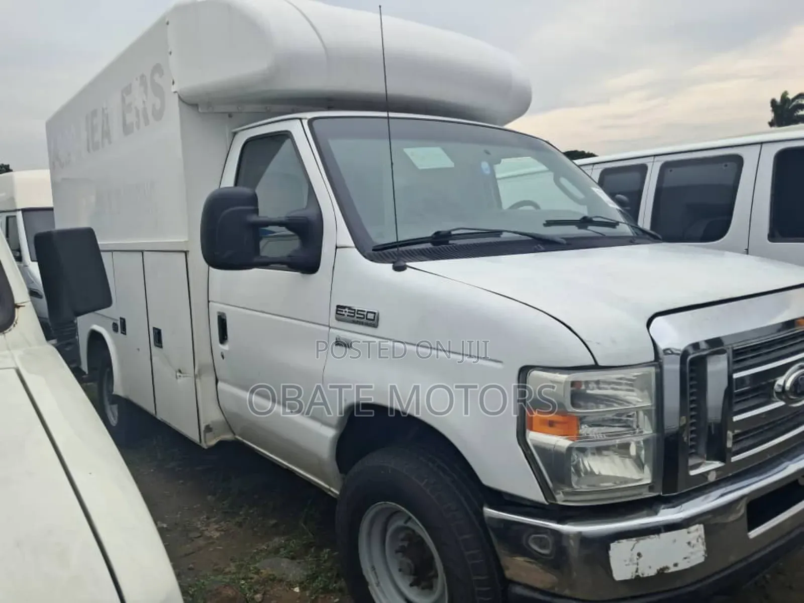 Ford Excursion 2013 White