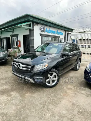 Photo - Mercedes-Benz GLE-Class GLE 350 2017 Black
