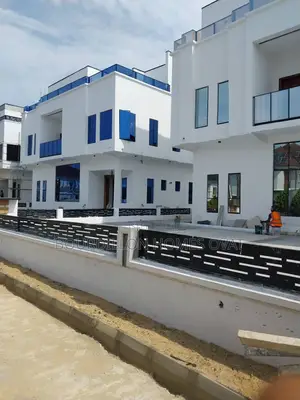 5bdrm Duplex in Lekki for sale