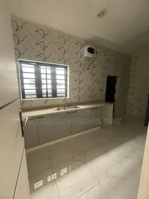 4bdrm Duplex in Ikota for rent