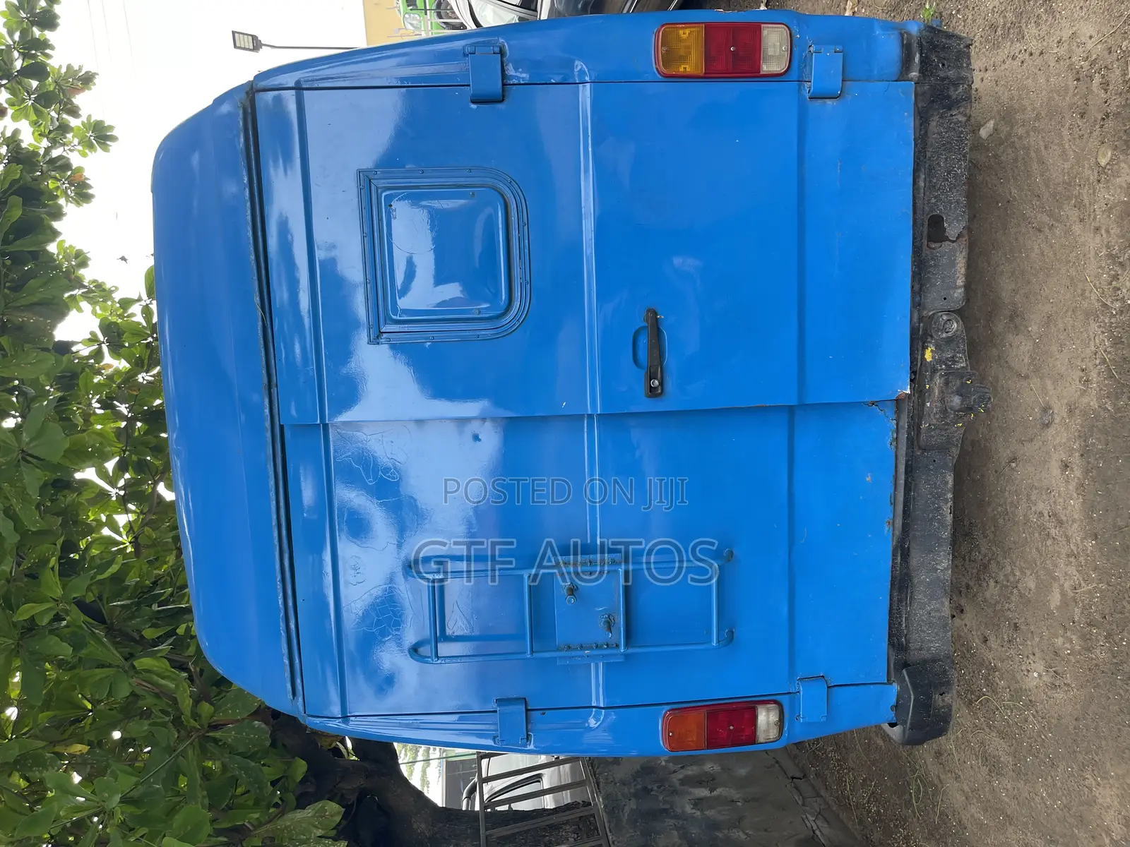 Mercedes-Benz T1/TN 1999 Blue